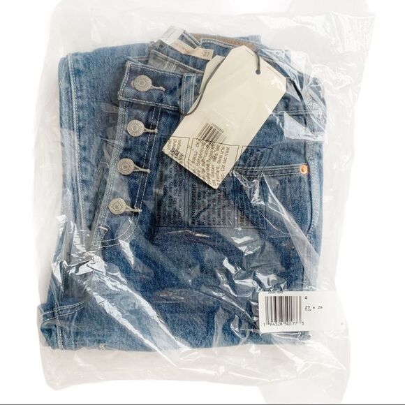 LEVI’S Straight Leg Jeans! - Picture 5 of 7